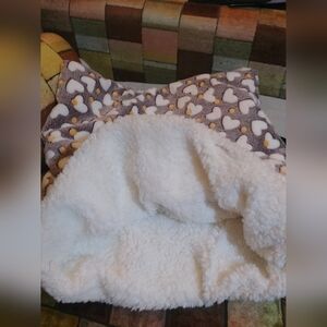 Cozy Heart Patterned Pet Blanket